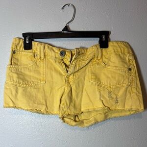 5/$25 Velvet Heart Yellow Low Rise Shorts